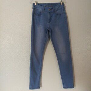 Seven7 women's size 10 light wash aura color skinny jeans